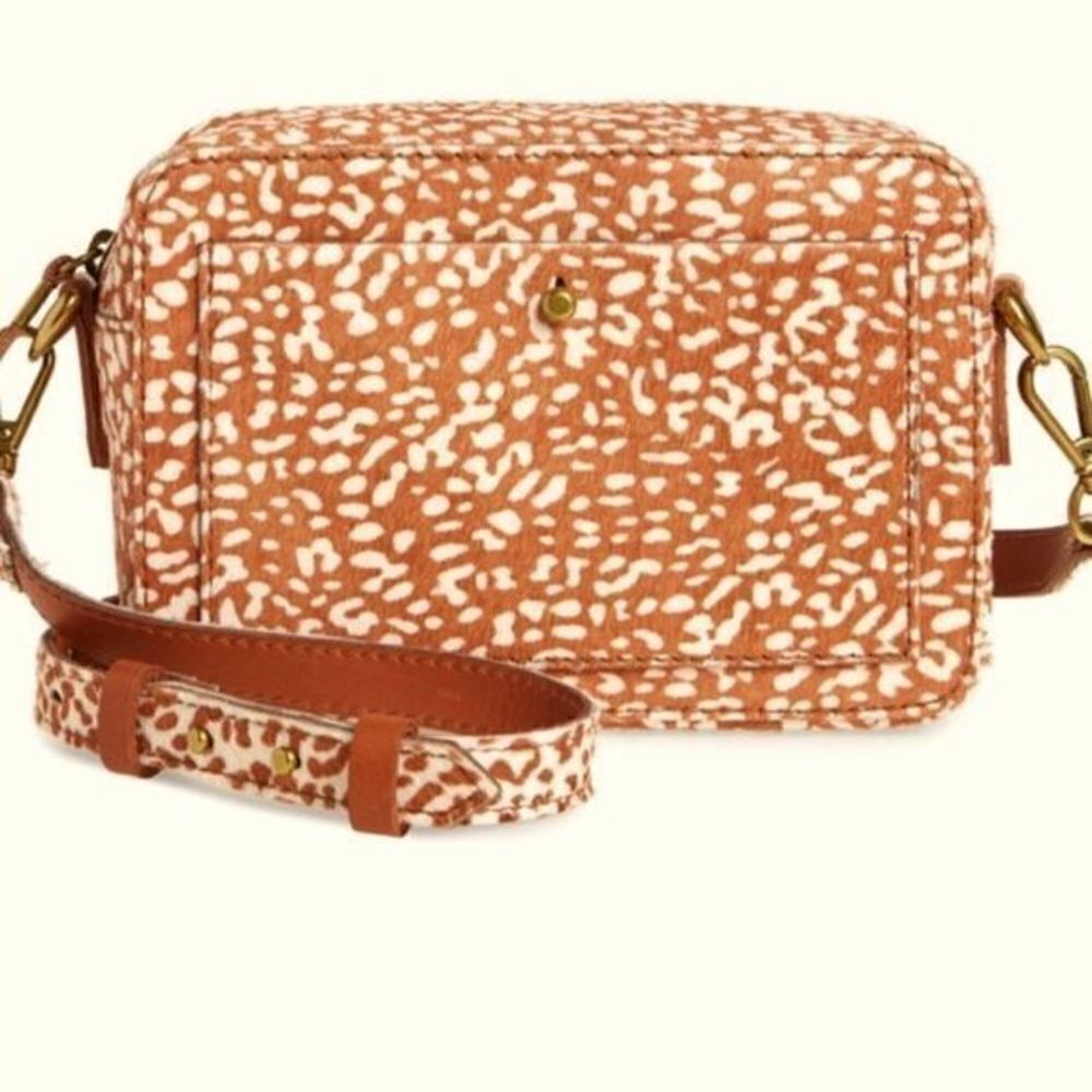 Madewell Camera Bag Animal Spot Calf Hair Crossbody Bag, Leather, Zip Closure - Picture 6 of 8